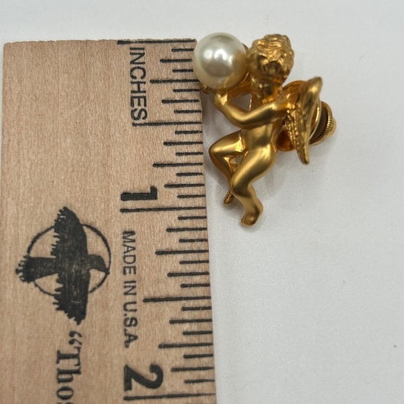 Vintage Avon Gold Pearl Angel Brooch - Picture 4 of 8
